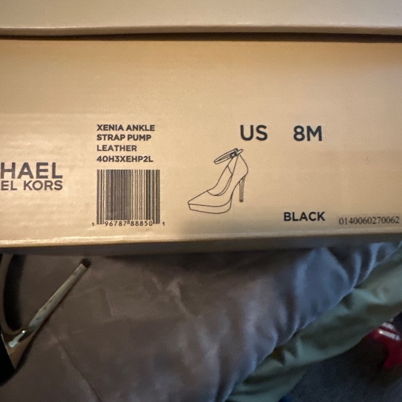 women’s heels - Picture 2 of 2